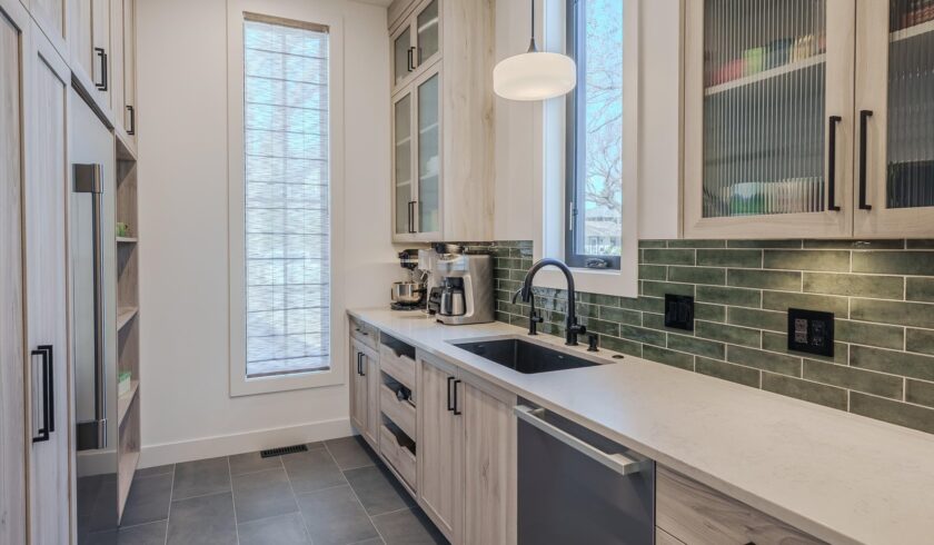 Custom home Saskatoon infill