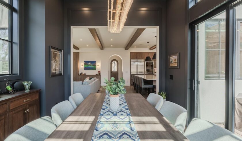 Custom home Saskatoon infill