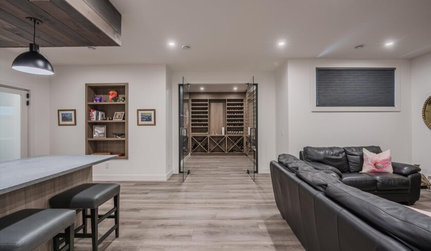 Custom home Saskatoon infill